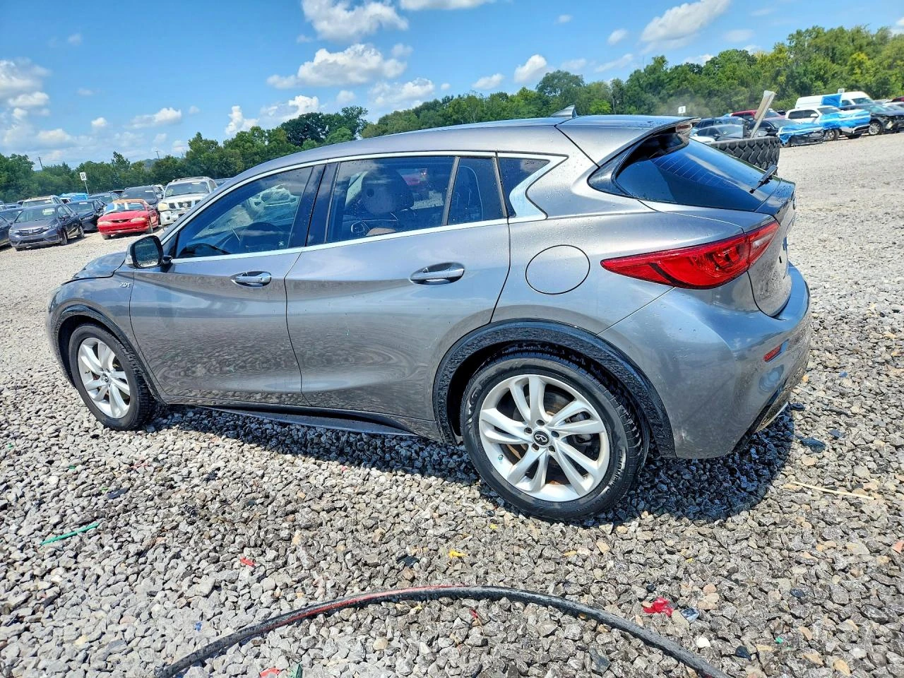 Infiniti QX30 2.0l Base, снимка 2 - Автомобили и джипове - 56024593
