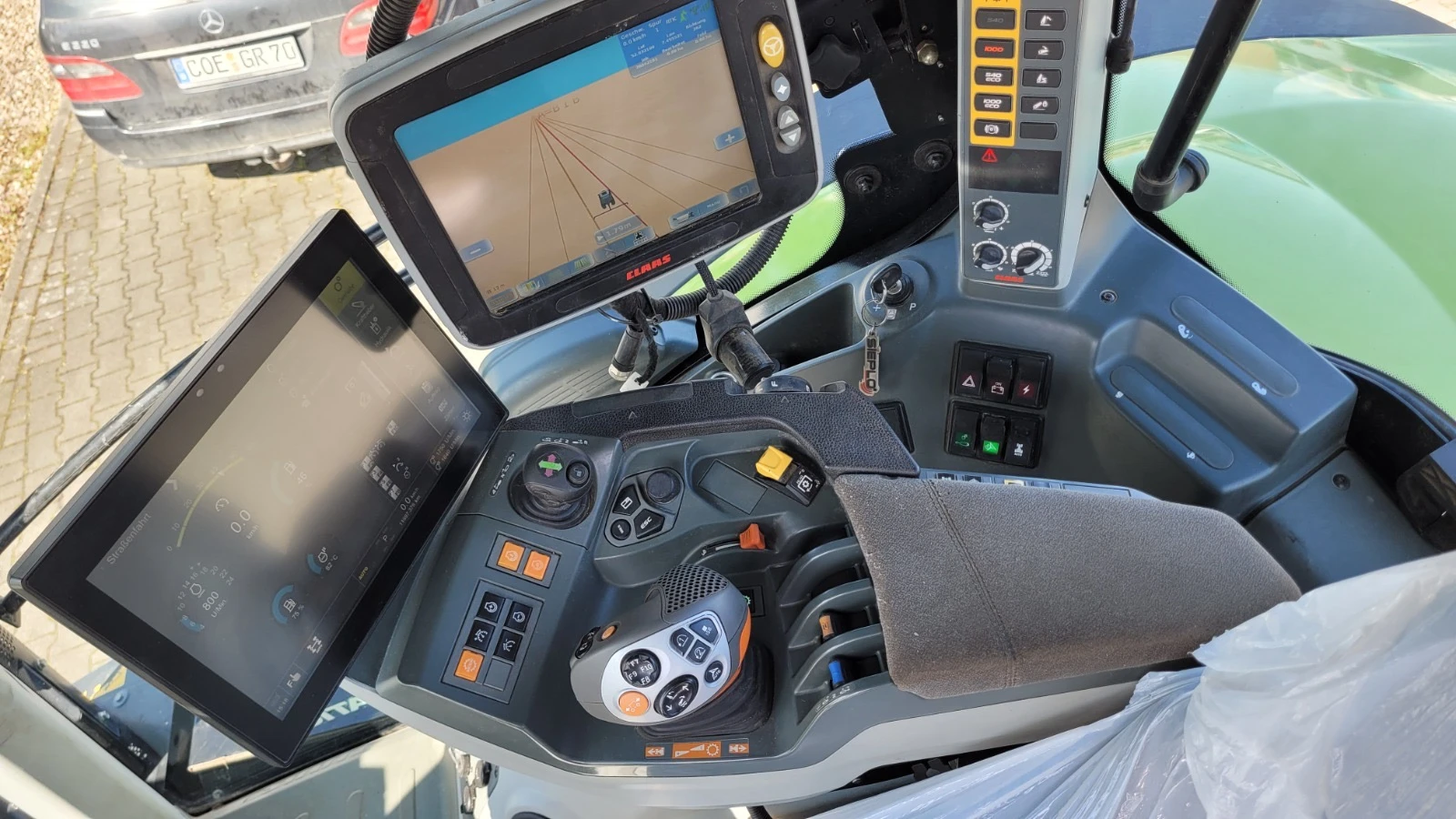 Трактор Claas AXION 850 CEBIS НАВИГАЦИЯ ЛИЗИНГ, снимка 16 - Селскостопанска техника - 55459740