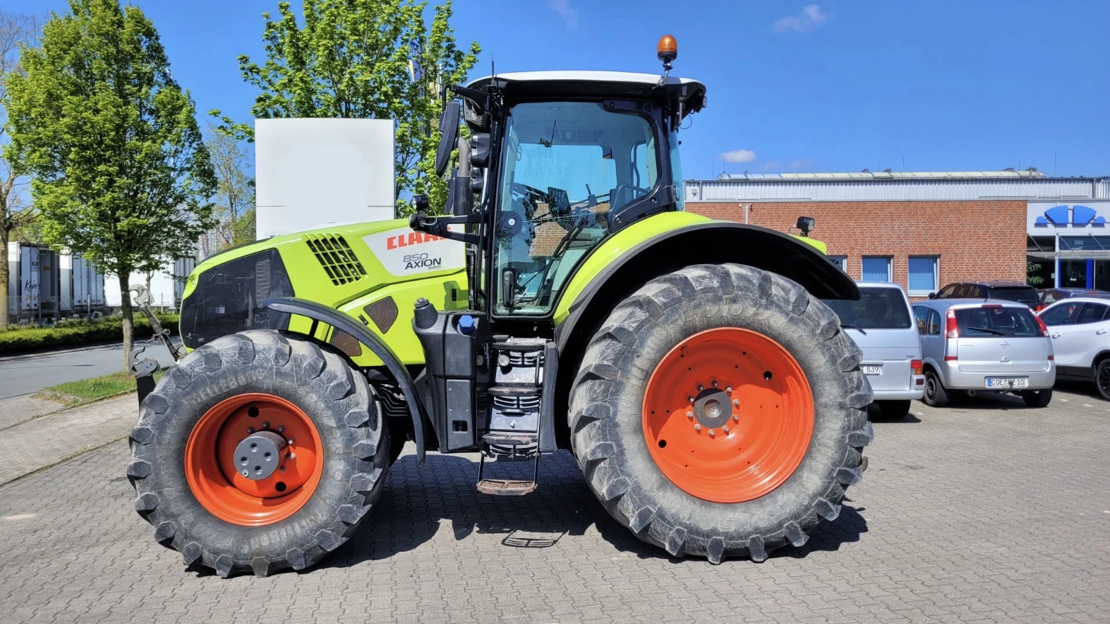 Трактор Claas AXION 850 CEBIS НАВИГАЦИЯ ЛИЗИНГ, снимка 2 - Селскостопанска техника - 55459740