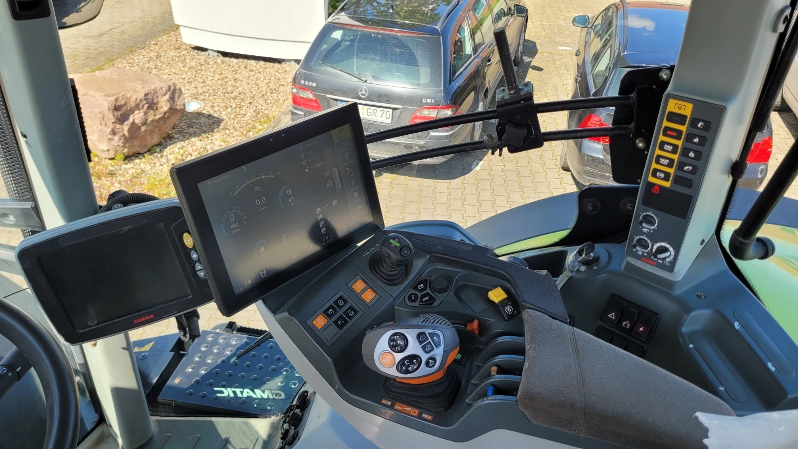 Трактор Claas AXION 850 CEBIS НАВИГАЦИЯ ЛИЗИНГ, снимка 12 - Селскостопанска техника - 55459740