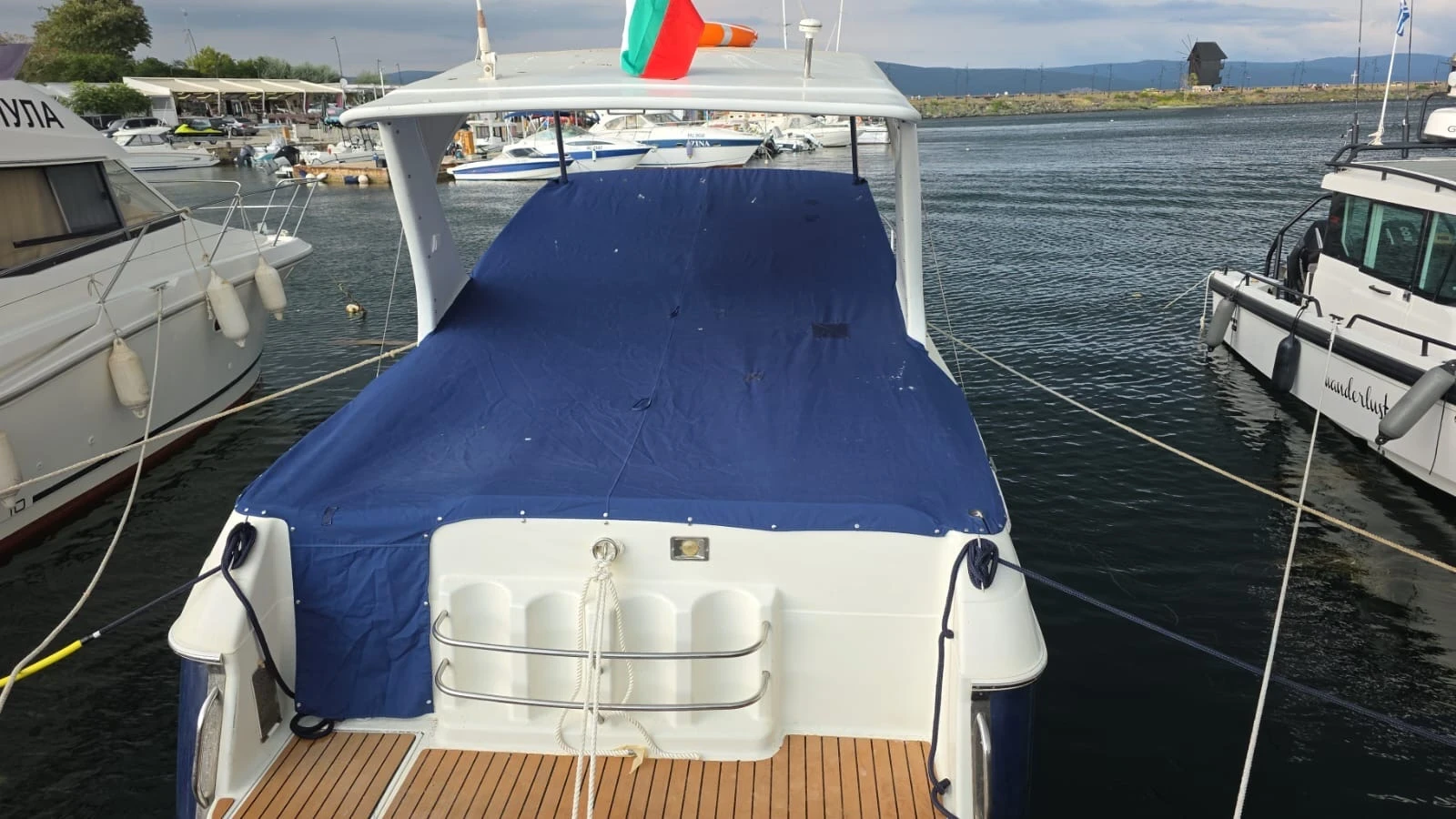Моторна яхта San Boat Cuddy 980 - изображение 10