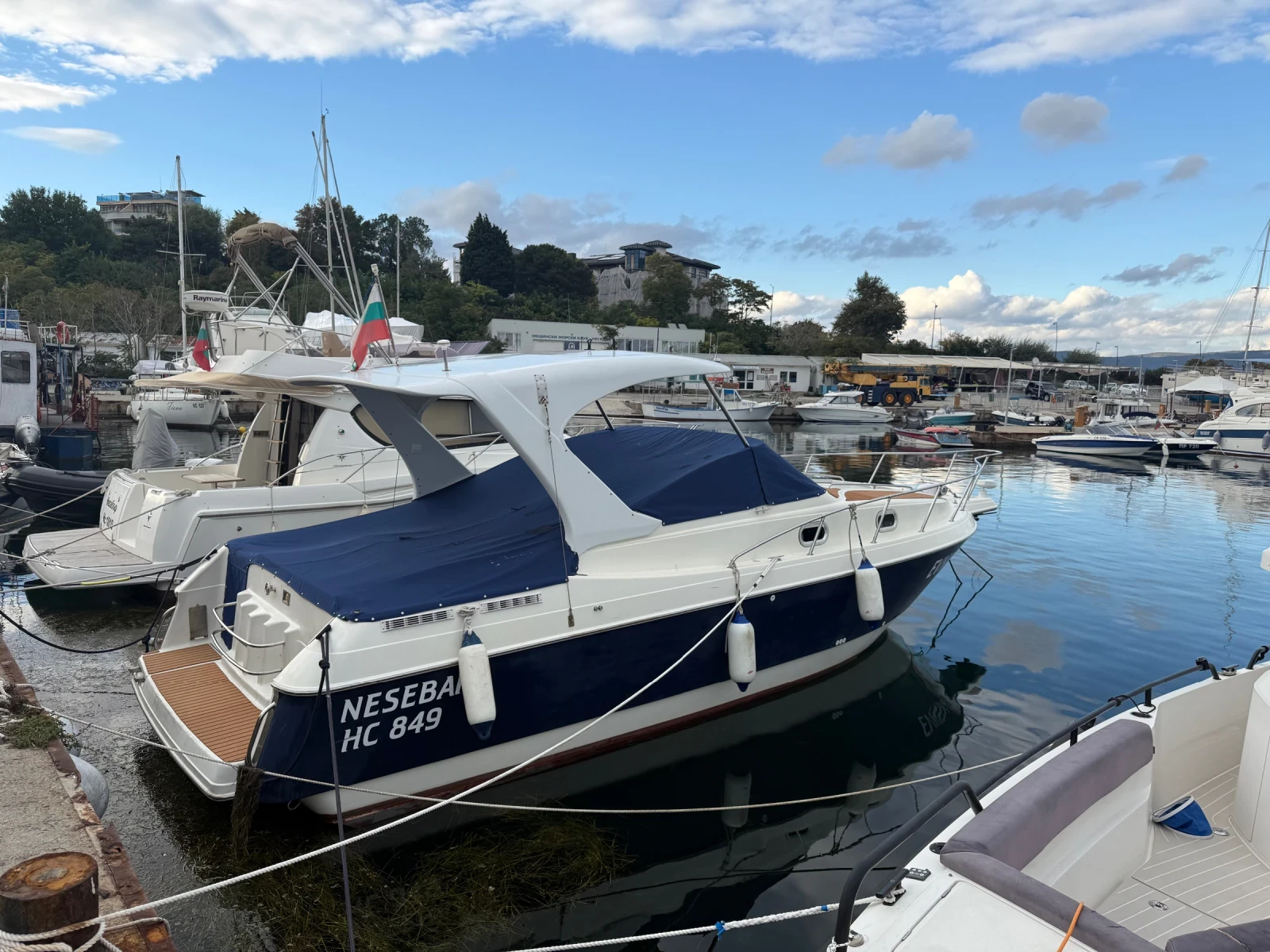 Моторна яхта San Boat Cuddy 980 - изображение 9