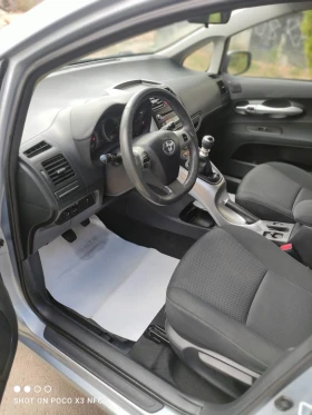 Toyota Auris, снимка 6