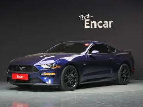 ������ Ford Mustang