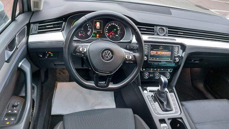 VW Passat plug-in hybrid , снимка 13 - Автомобили и джипове - 43134175