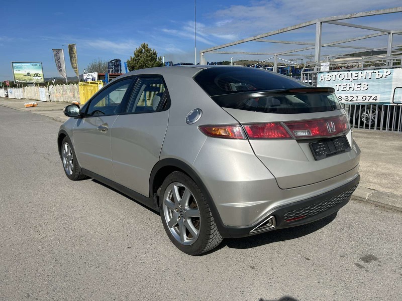 Honda Civic 1.8, снимка 6 - Автомобили и джипове - 44324921
