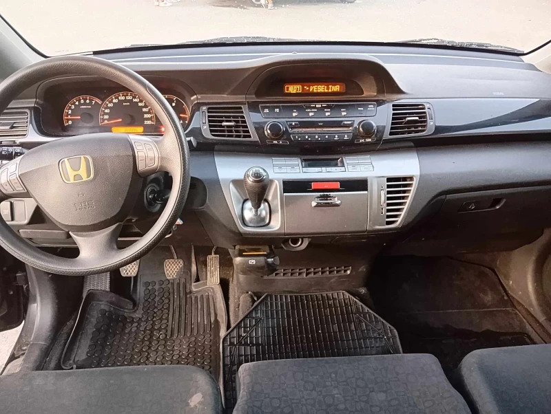 Honda Fr-v, снимка 5 - Автомобили и джипове - 47437651