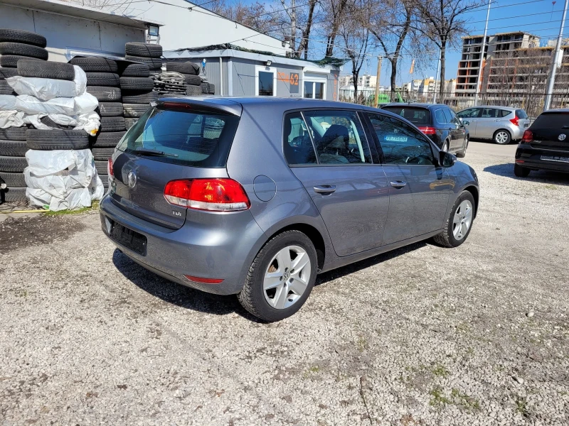 VW Golf 1.6 TDI, снимка 3 - Автомобили и джипове - 49439133