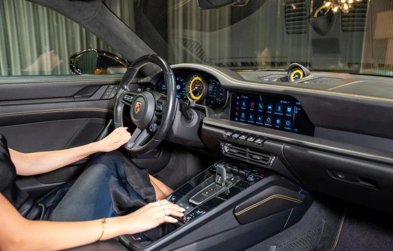 Porsche 911 Carrera 4 GTS Coupe, снимка 11 - Автомобили и джипове - 51404380