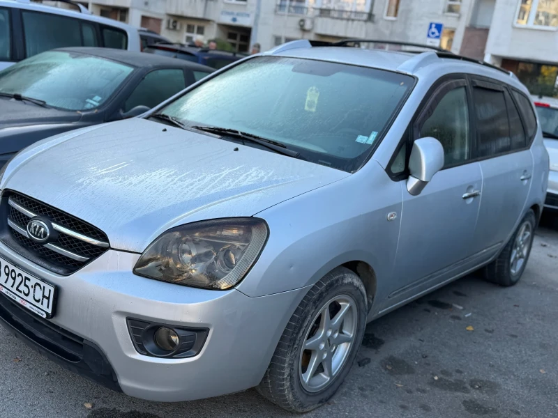 Kia Carens, снимка 2 - Автомобили и джипове - 52285977