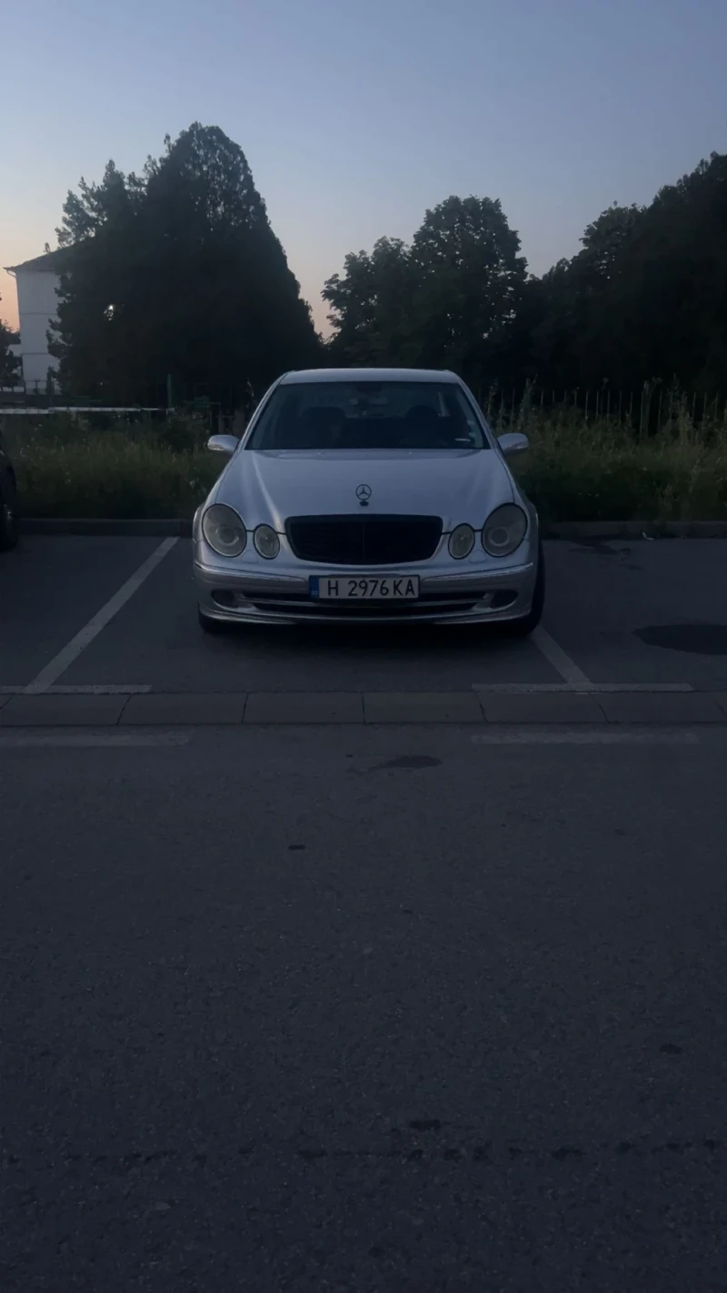 Mercedes-Benz E 270, снимка 4 - Автомобили и джипове - 53074729