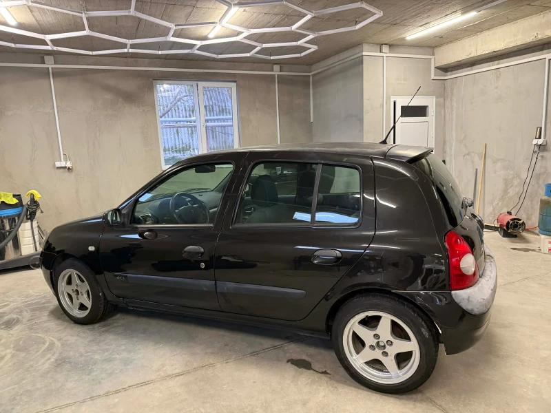 Renault Clio 1.5 DCI, снимка 15 - Автомобили и джипове - 53594204
