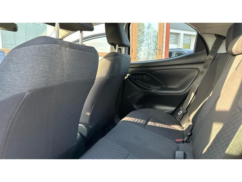 Toyota Yaris YARIS 1.5P ACTIVE, снимка 11 - Автомобили и джипове - 52949033