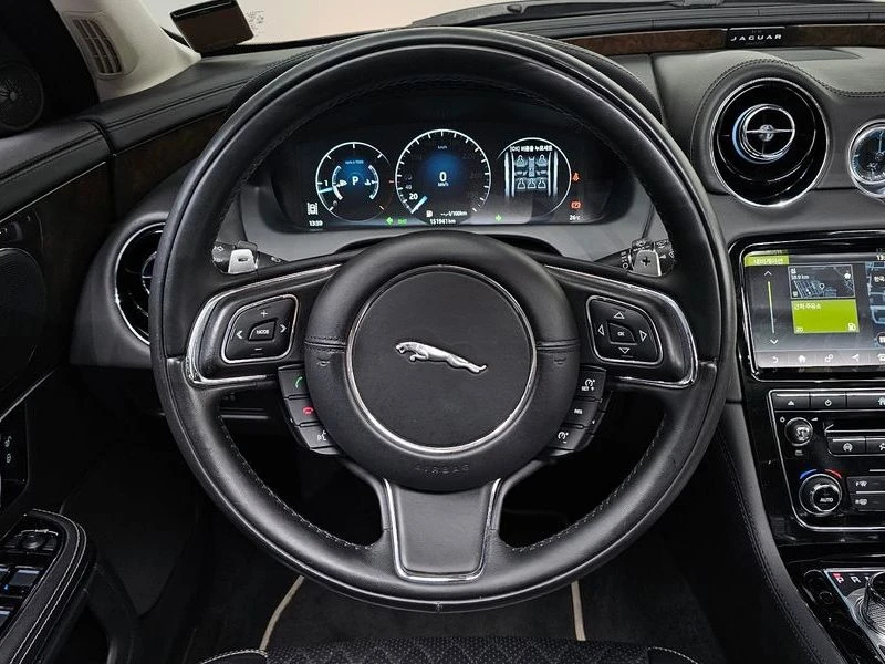 Jaguar Xj 3.0 Automatic, снимка 12 - Автомобили и джипове - 55926416