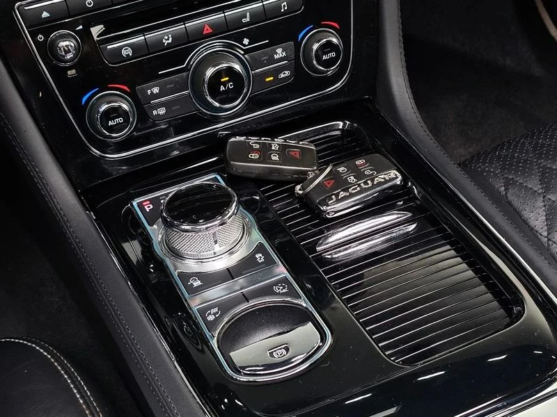 Jaguar Xj 3.0 Automatic, снимка 9 - Автомобили и джипове - 55926416