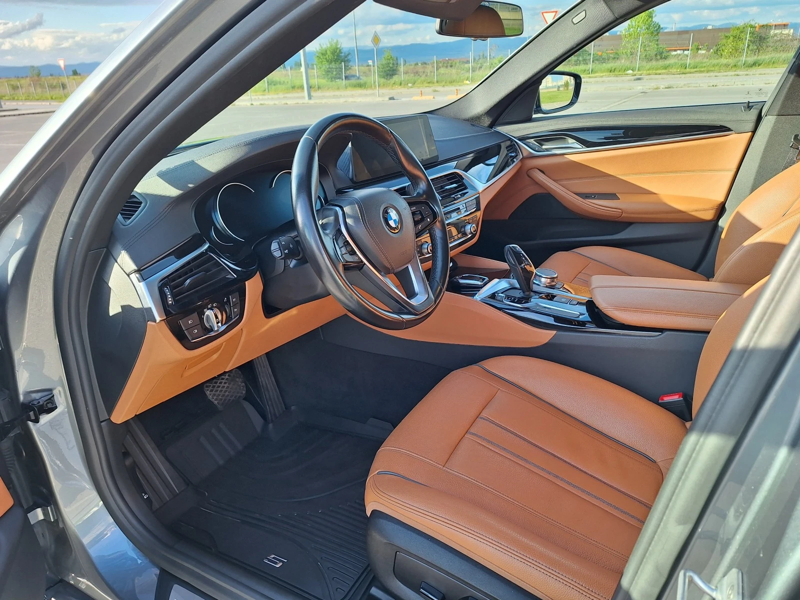 BMW 530 i хDrive/50 000 км./Luxury/Камера 360/ - изображение 2