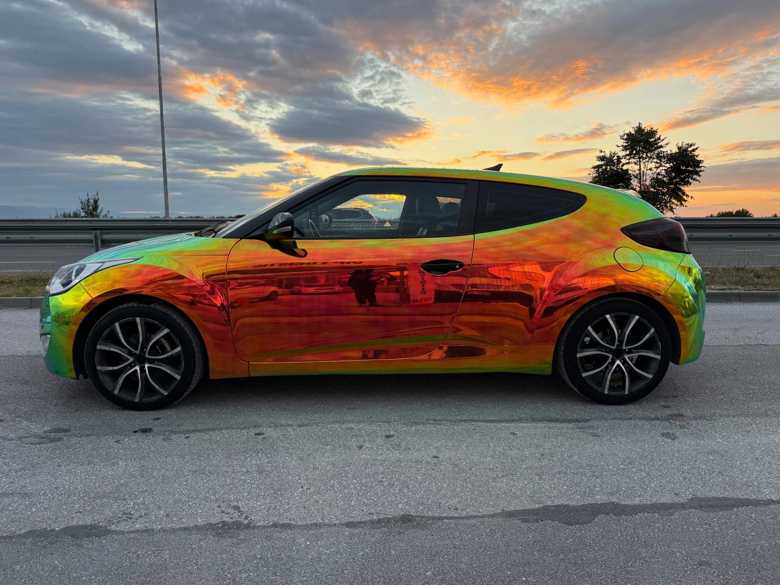 Hyundai Veloster  1.6T* 200кс* GRAND PRIX* РЕГИСТРАЦИЯ* ГАЗ* ТОП* *  - изображение 4