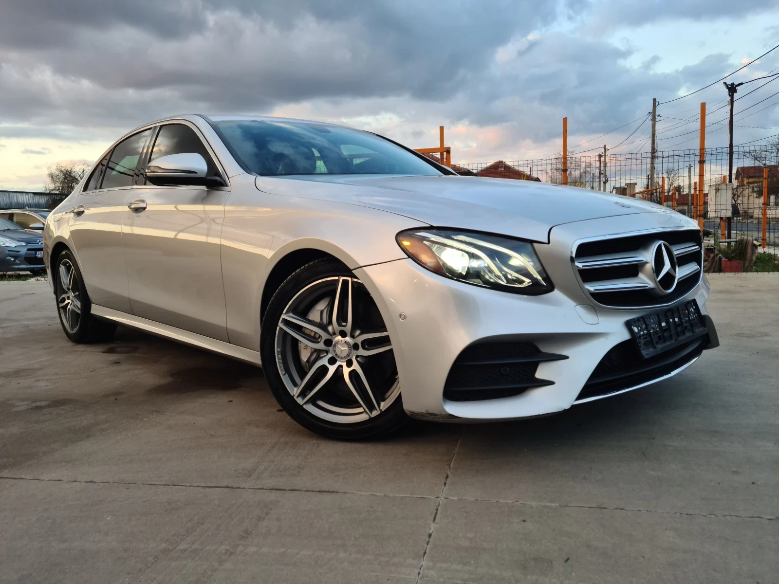 Mercedes-Benz E 300 * AMG Line * 48 000 км * Burmester * Ambient 64, снимка 4 - Автомобили и джипове - 53845028