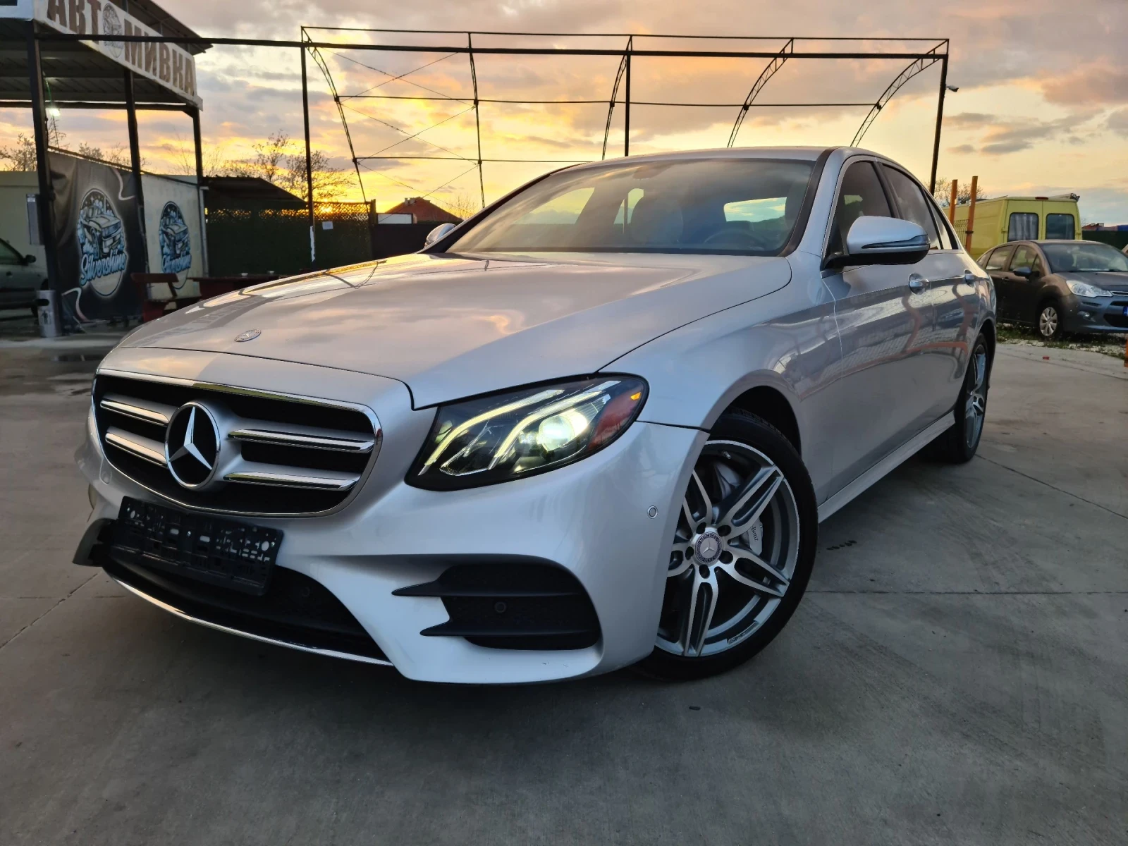 Mercedes-Benz E 300 * AMG Line * 48 000 км * Burmester * Ambient 64, снимка 1 - Автомобили и джипове - 53845028