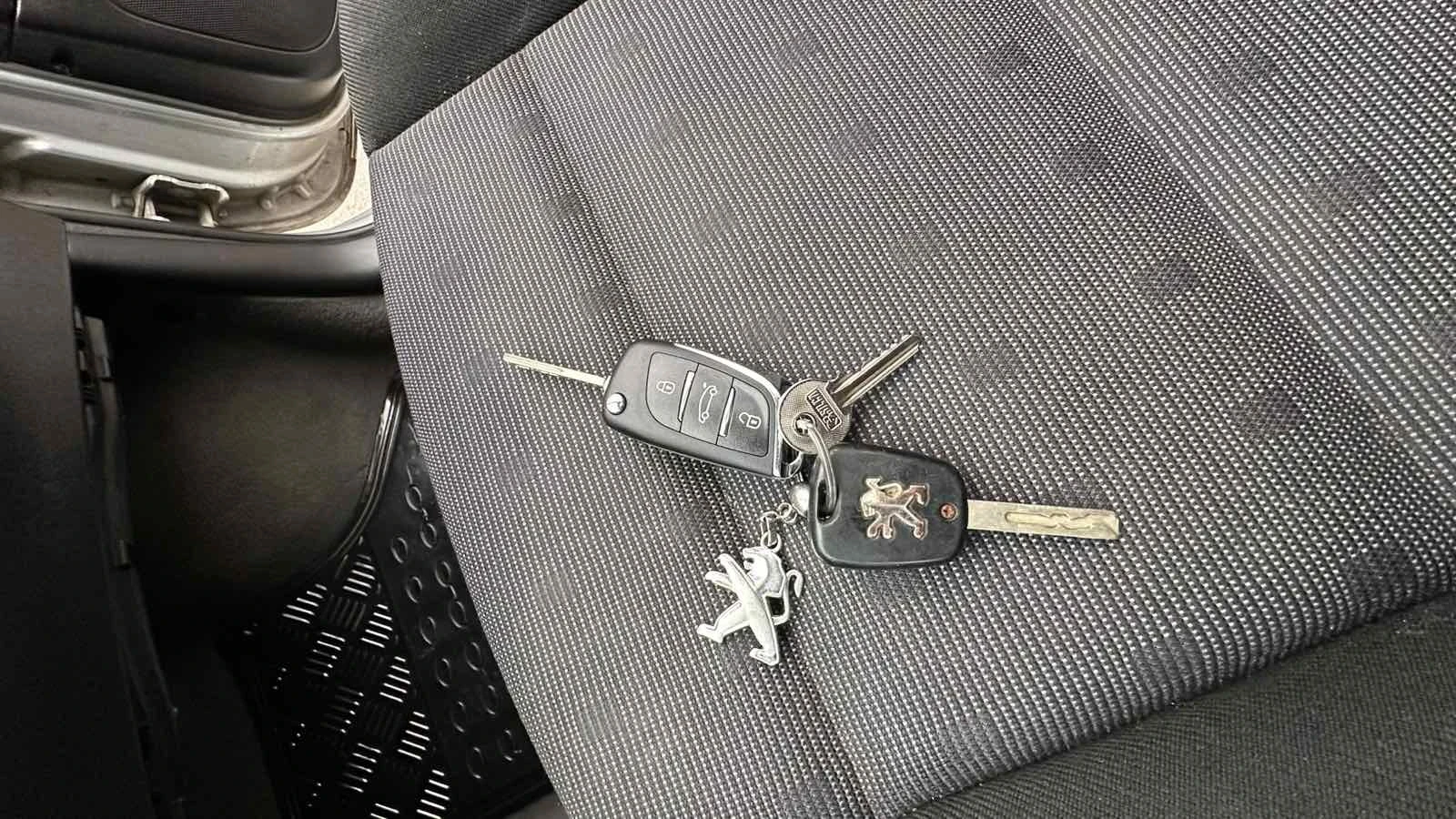 Peugeot 307, снимка 8 - Автомобили и джипове - 55161817