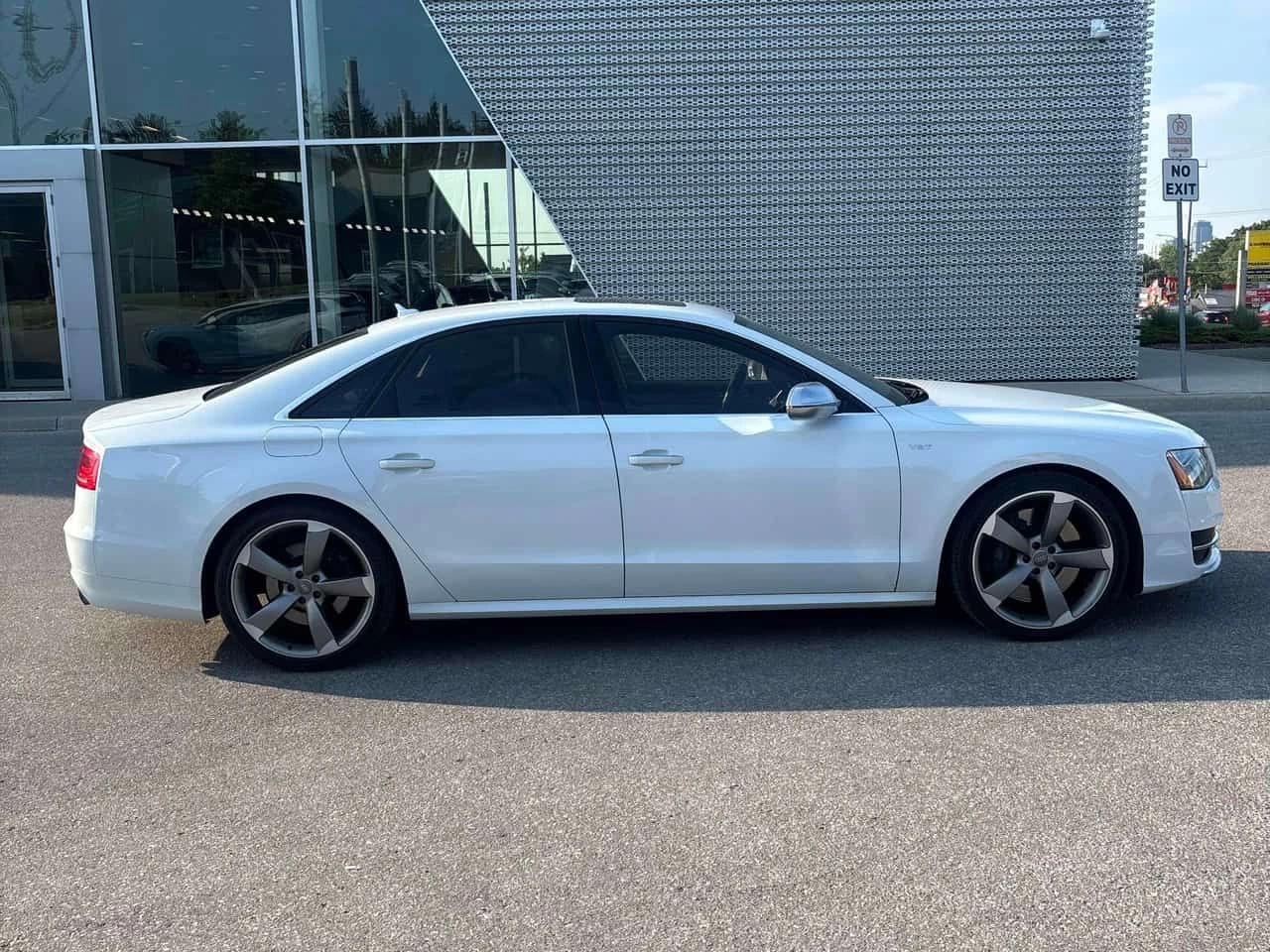 Audi S8 QUATTRO * 360 КАМЕРА* ПАНОРАМА* ПОДГРЕВИ* , снимка 4 - Автомобили и джипове - 55276616