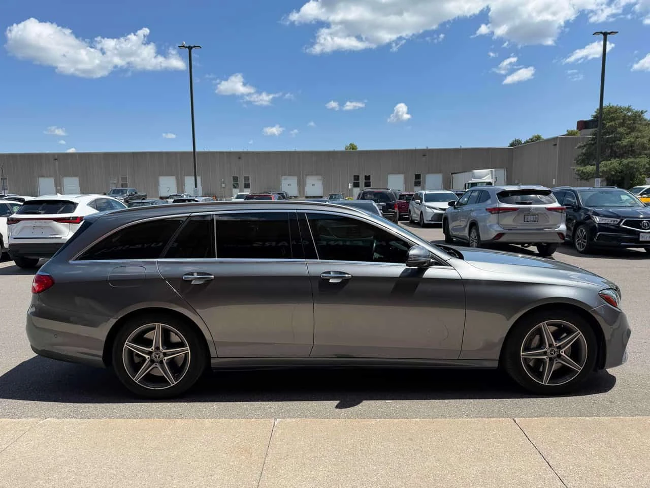Mercedes-Benz E 450 * CARFAX * БЕЗ ПЪРВОНАЧАЛНА ВНОСКА, снимка 3 - Автомобили и джипове - 55397904