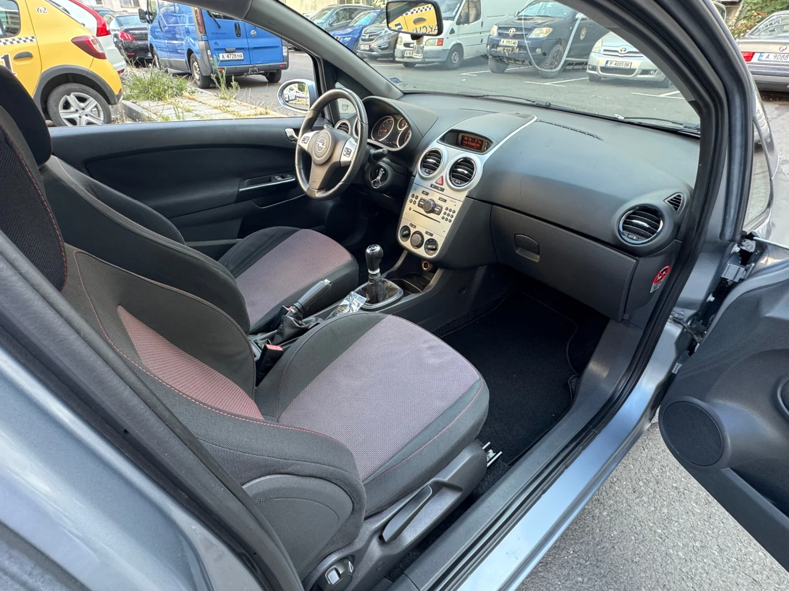 Opel Corsa 1.2, снимка 6 - Автомобили и джипове - 55450053
