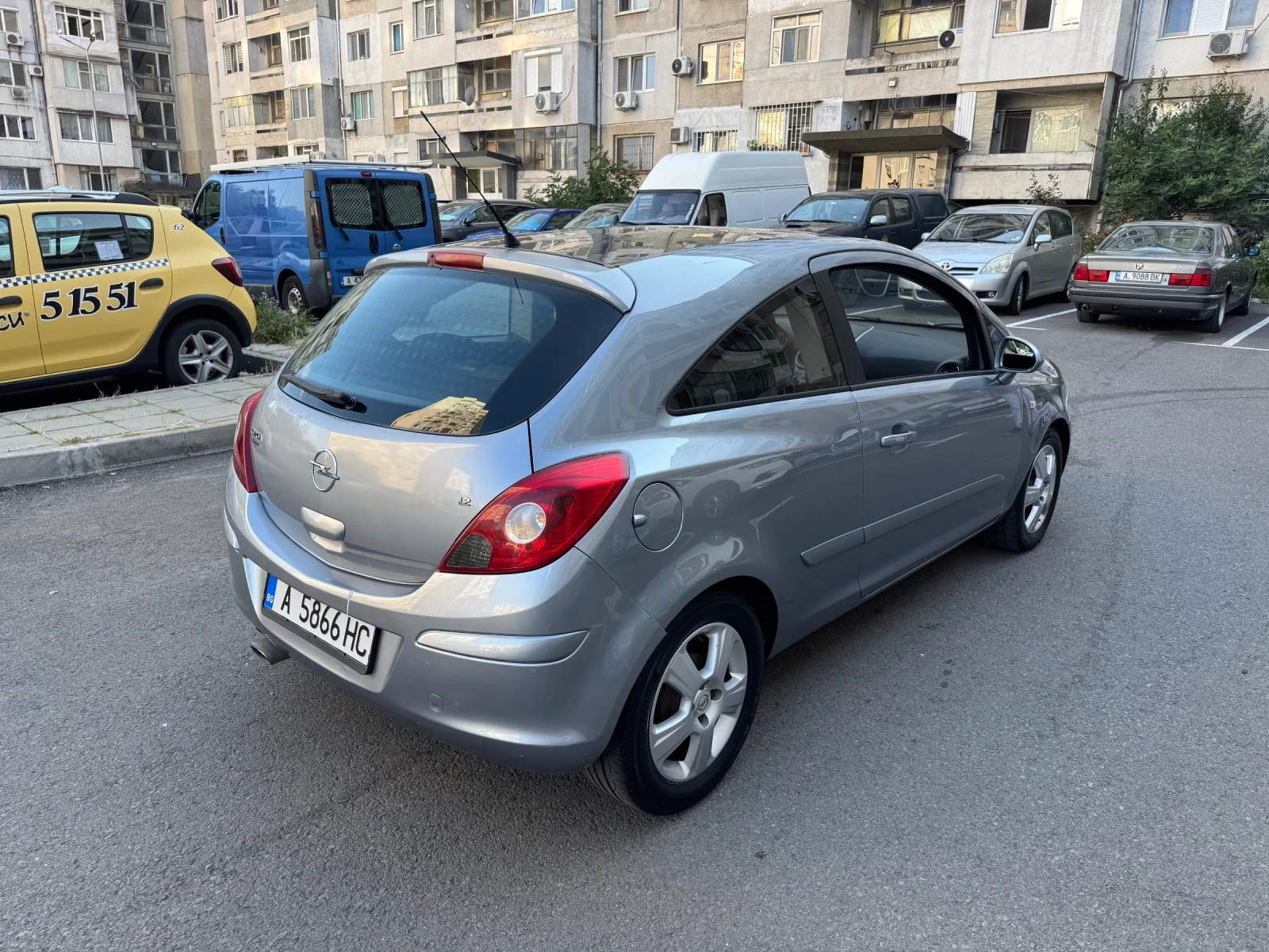Opel Corsa 1.2, снимка 3 - Автомобили и джипове - 55450053