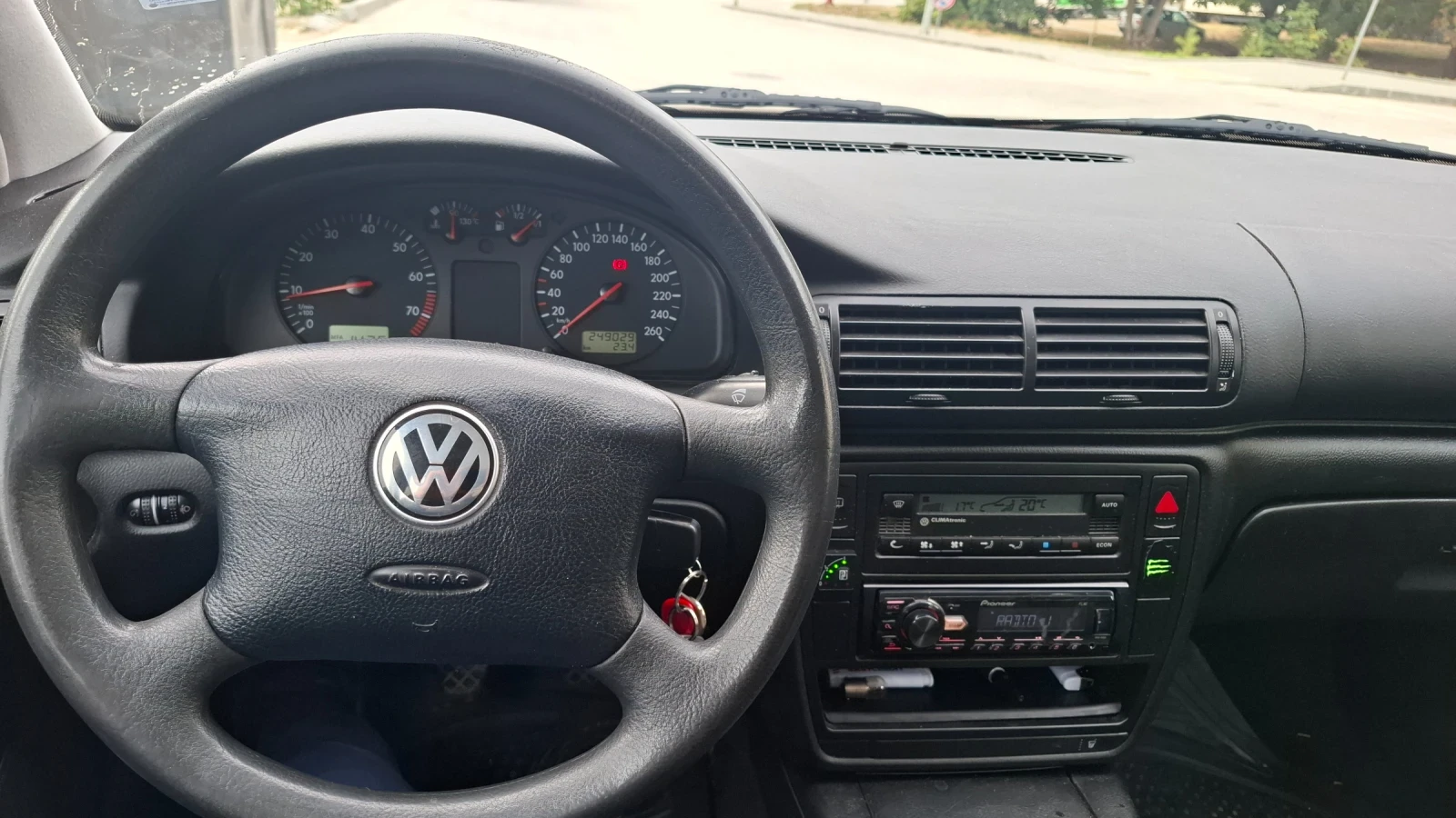 VW Passat 1.8i+ газ.инжекцион, снимка 11 - Автомобили и джипове - 56270542