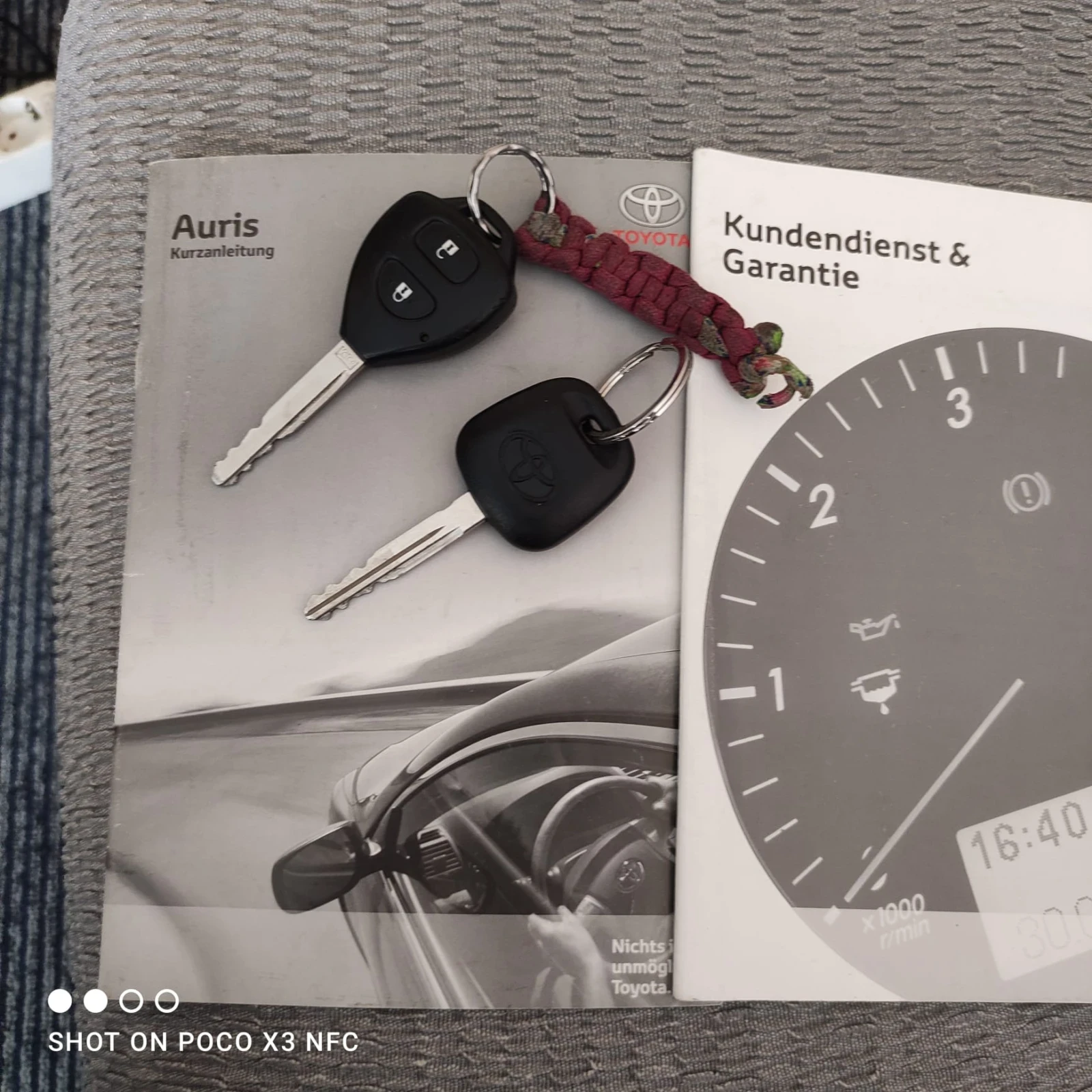 Toyota Auris, снимка 15 - Автомобили и джипове - 56296148