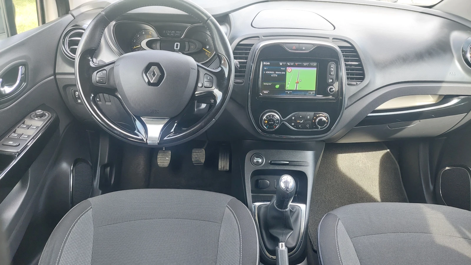 Renault Captur 1.5 FULL EKSTRI, снимка 13 - Автомобили и джипове - 56425989