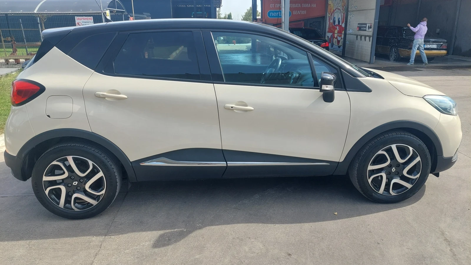 Renault Captur 1.5 FULL EKSTRI, снимка 5 - Автомобили и джипове - 56425989