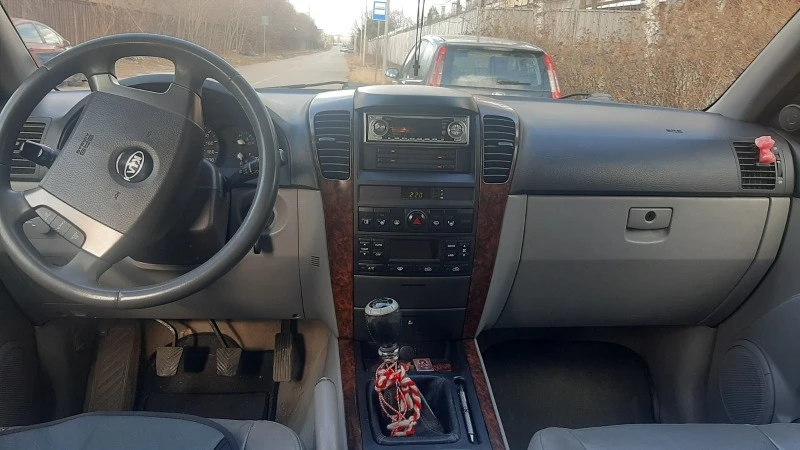 Kia Sorento, снимка 6 - Автомобили и джипове - 47515886