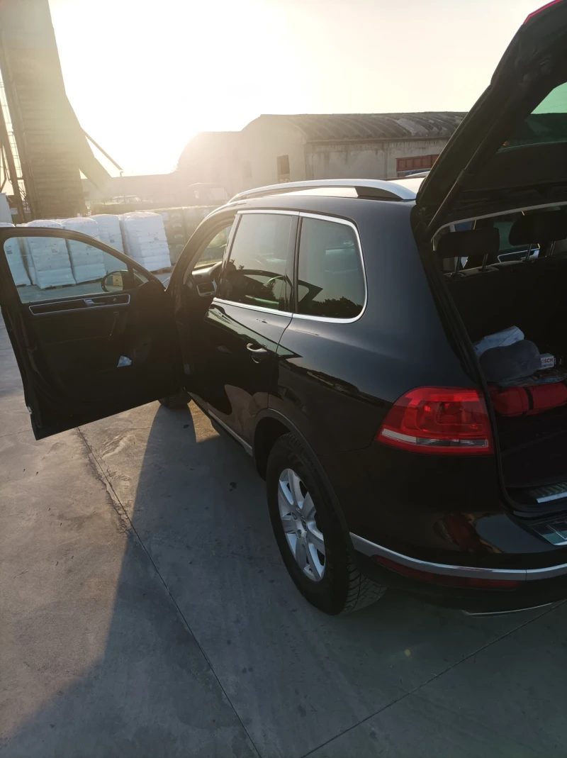 VW Touareg, снимка 9 - Автомобили и джипове - 48432063