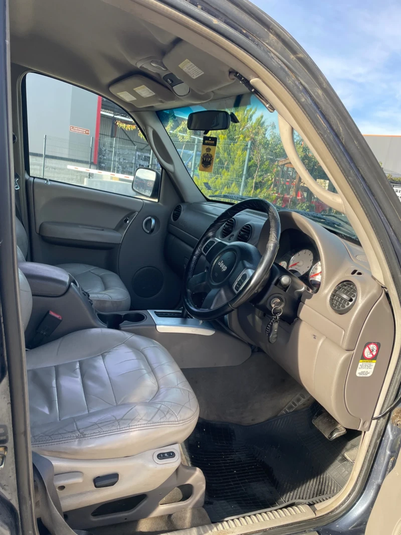 Jeep Cherokee 3.7 V6, снимка 5 - Автомобили и джипове - 52953947
