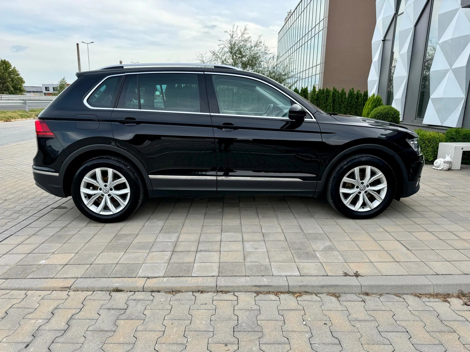 VW Tiguan 2.0TDI-DIGITAL-DISTRONIC-КАМЕРА-ERGO-BLIND-SPOT- - изображение 4