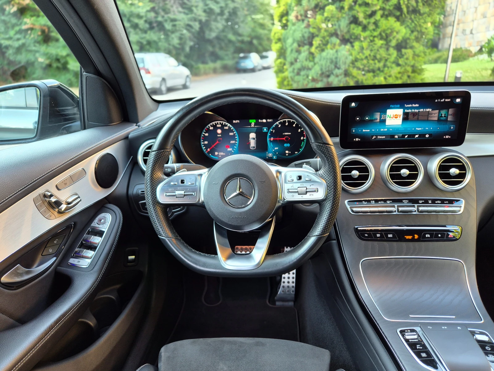 Mercedes-Benz GLC 300 DE-Plug-in ХИБРИД* AMG-LINE* 88x.км*  - изображение 9