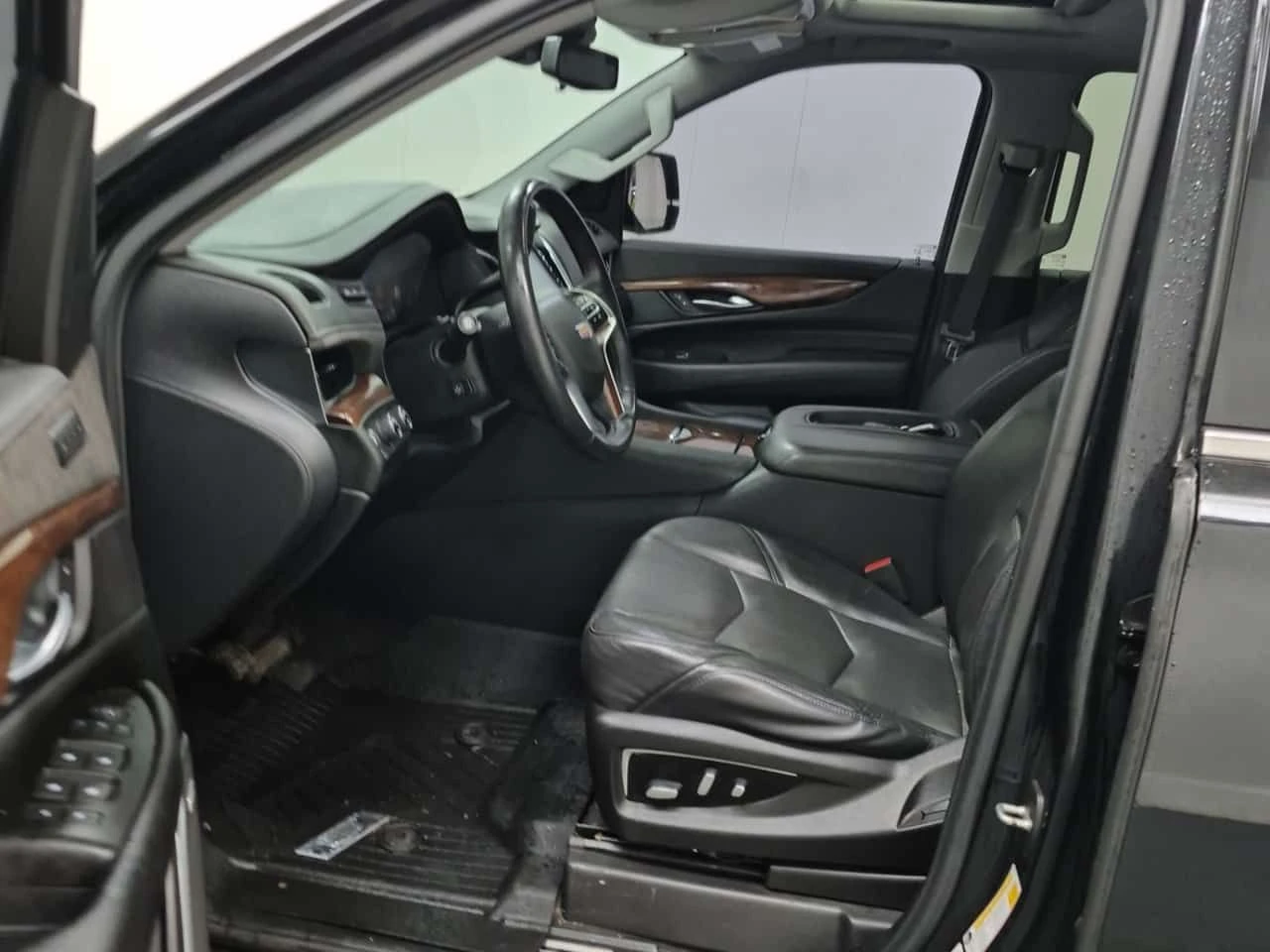 Cadillac Escalade LUXURY| PANORAMA| 2 КЛЮЧА| CARFAX , снимка 8 - Автомобили и джипове - 53947428