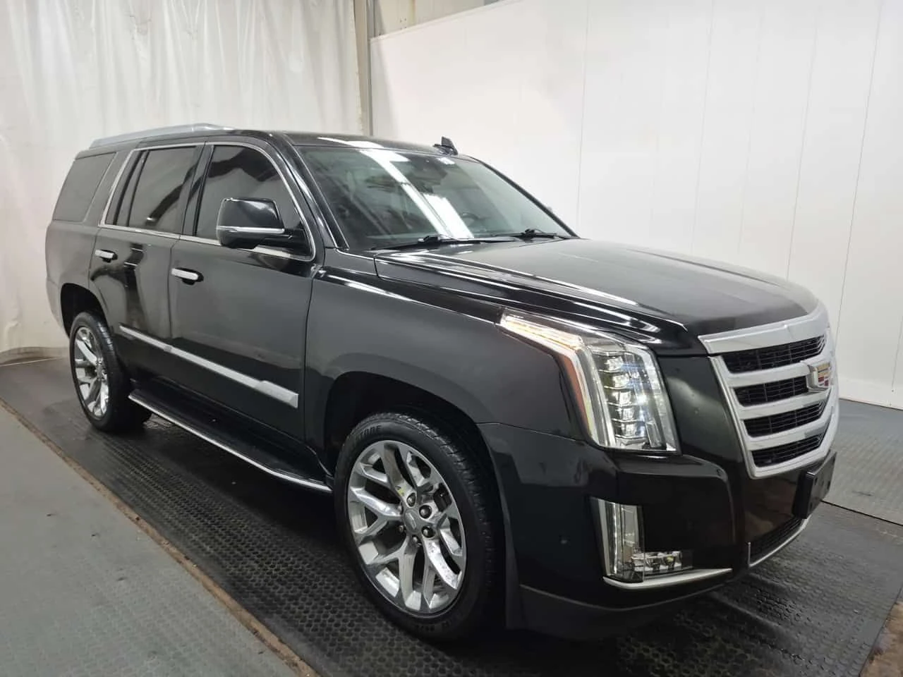 Cadillac Escalade LUXURY| PANORAMA| 2 КЛЮЧА| CARFAX , снимка 2 - Автомобили и джипове - 53947428