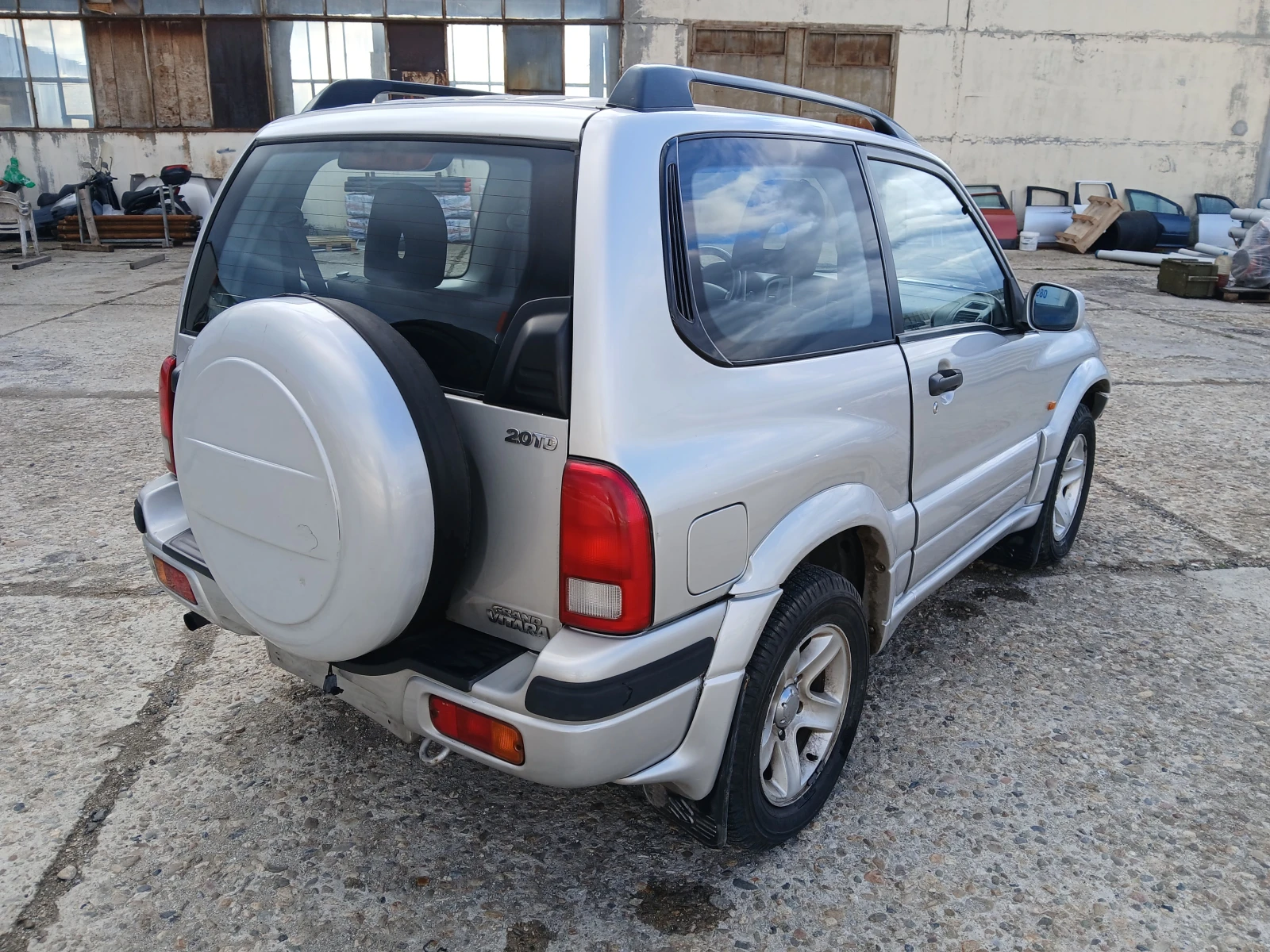 Suzuki Grand vitara 2.0 HDI, снимка 6 - Автомобили и джипове - 54083854