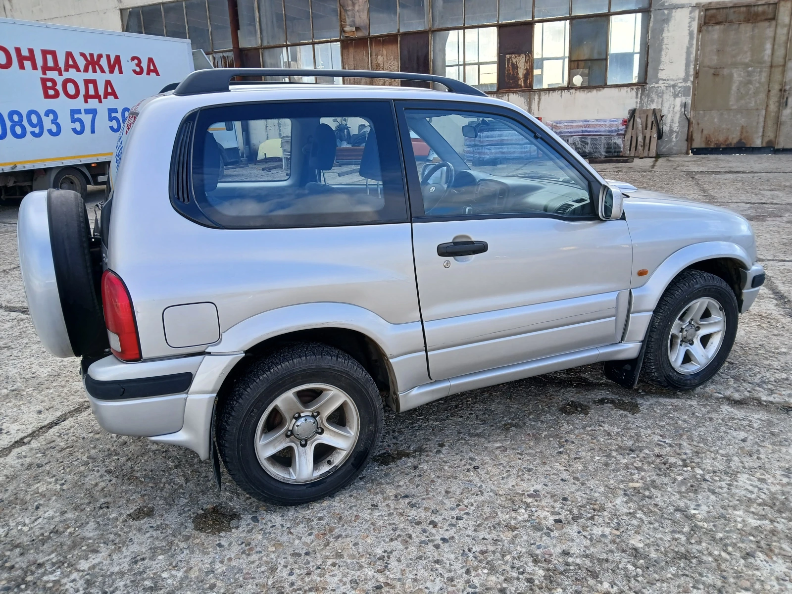 Suzuki Grand vitara 2.0 HDI, снимка 5 - Автомобили и джипове - 54083854