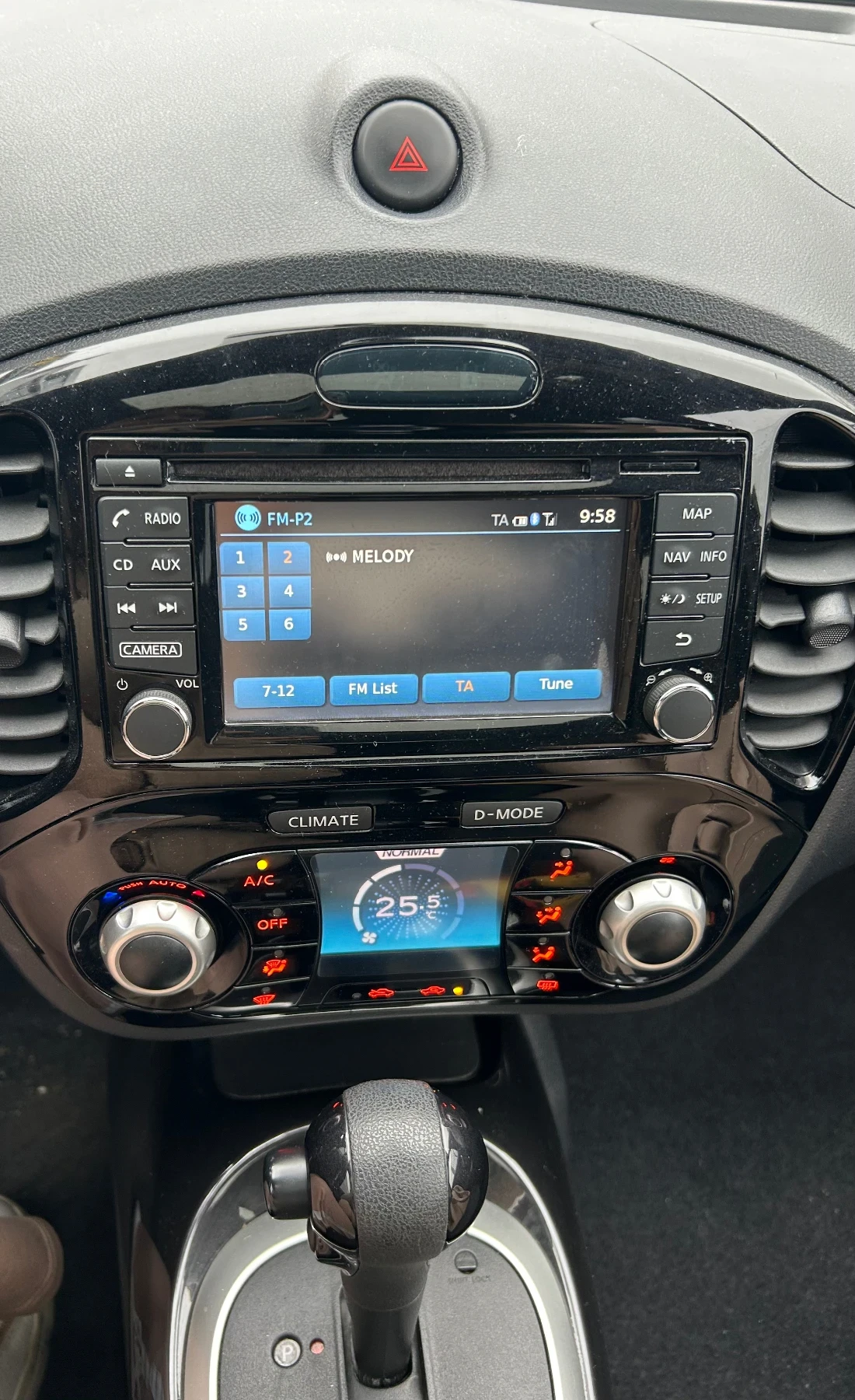 Nissan Juke, снимка 6 - Автомобили и джипове - 54291721