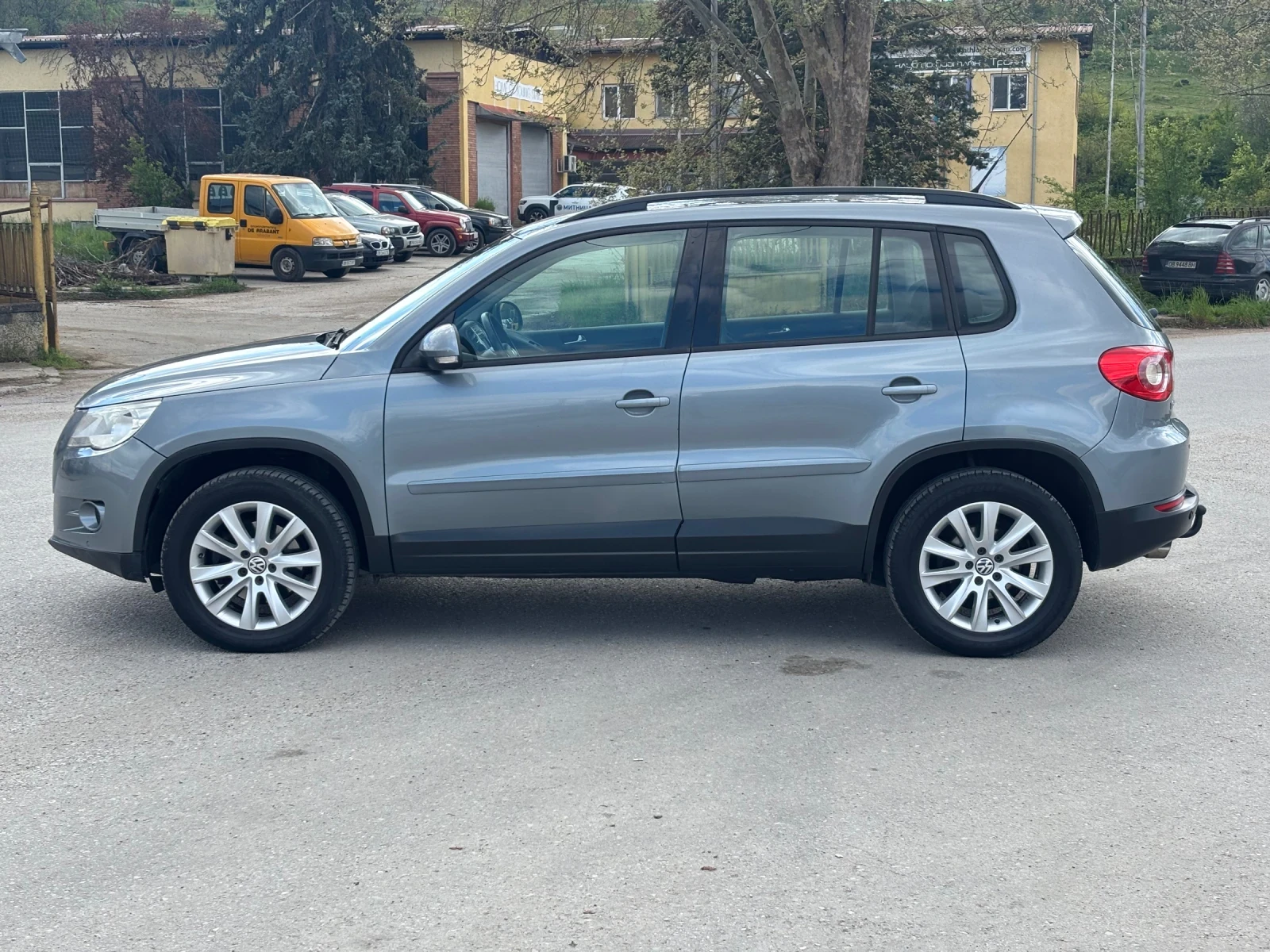 VW Tiguan 2.0 TDI 4x4, снимка 8 - Автомобили и джипове - 54401699