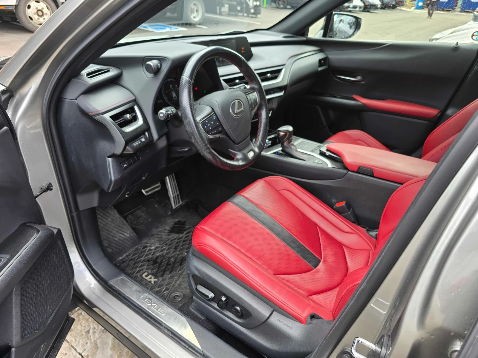 Lexus UX 250h F SPORT AWD* �������* ����* �.�����* CARPLAY | Mobile.bg � ����������� 9
