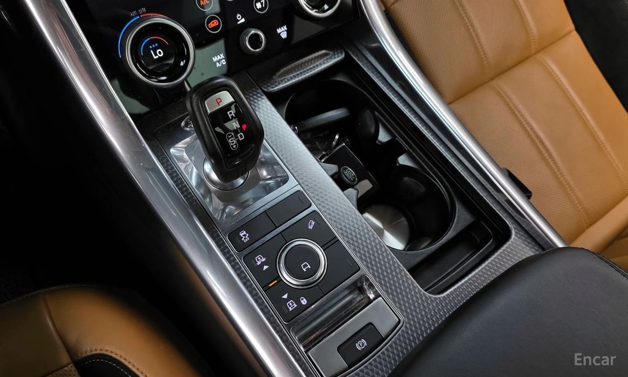 Land Rover Range Rover Sport 3.0* HSE* ОБДУХВАНЕ* ХЕДЪП* LANE* ASSIST* ПАНОРАМА, снимка 10 - Автомобили и джипове - 54820787