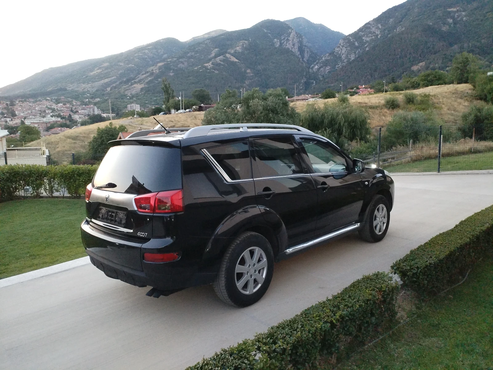 Peugeot 4007 2.2 HDI 156hp 6ск 7места Климатроник ПОДГРЕВ Кожа, снимка 4 - Автомобили и джипове - 55536071