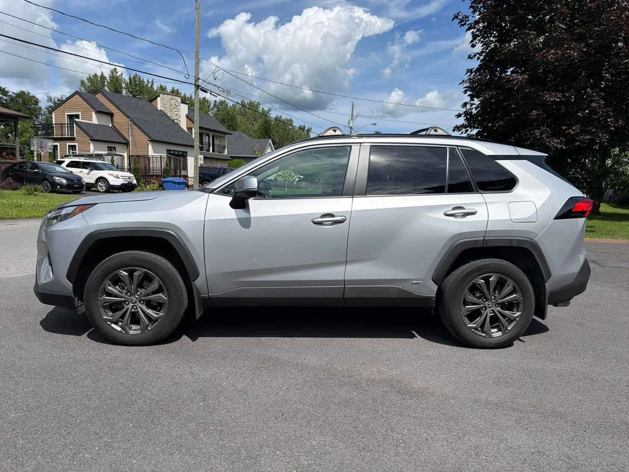 Toyota Rav4 Hybrid XLE | CARFAX | БЕЗ ИНЦИДЕНТИ, снимка 3 - Автомобили и джипове - 55710889