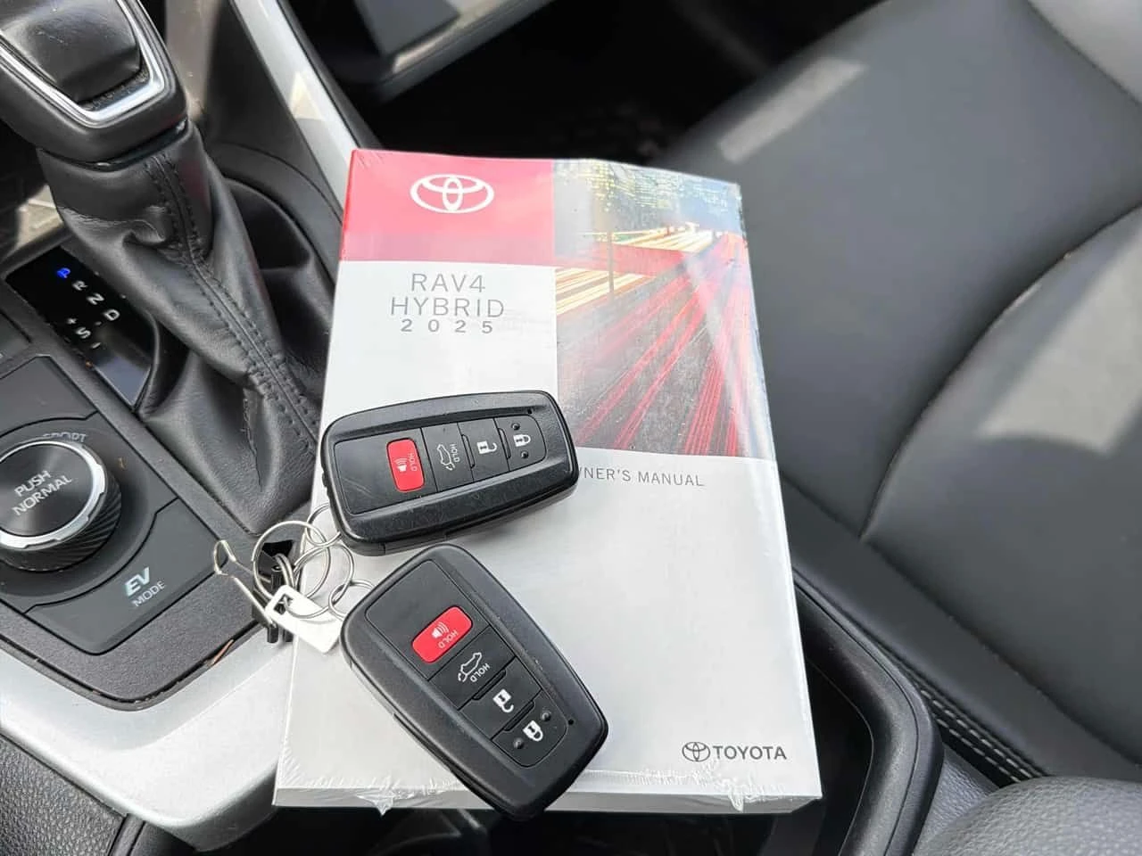 Toyota Rav4 Hybrid XLE | CARFAX | БЕЗ ИНЦИДЕНТИ, снимка 12 - Автомобили и джипове - 55710889