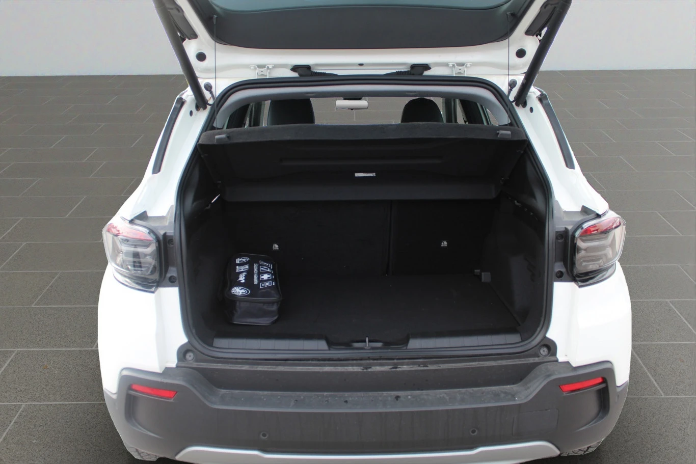 Jeep Avenger ALTITUDE BEV 54 kWh 115 kW 156 hp 400 km//2306991 | Mobile.bg � ����������� 9