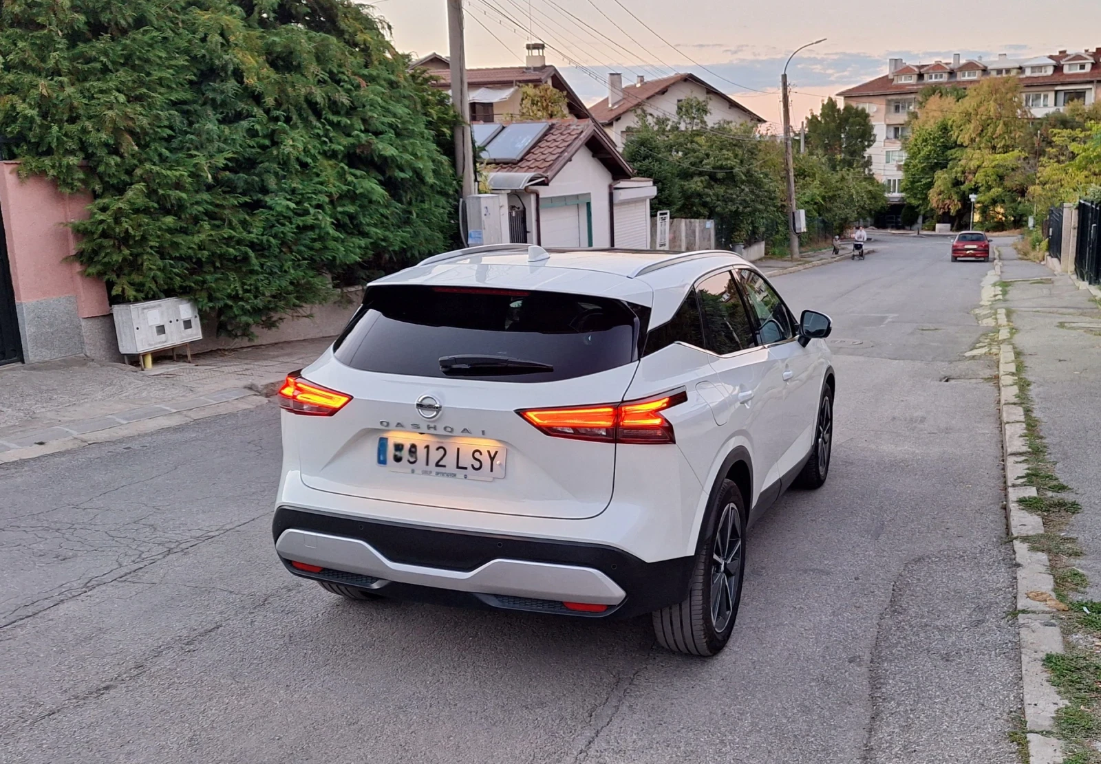 Nissan Qashqai Tekna+ Бензин/Хибрид Автоматик 4x4 158к.с., снимка 6 - Автомобили и джипове - 56110149